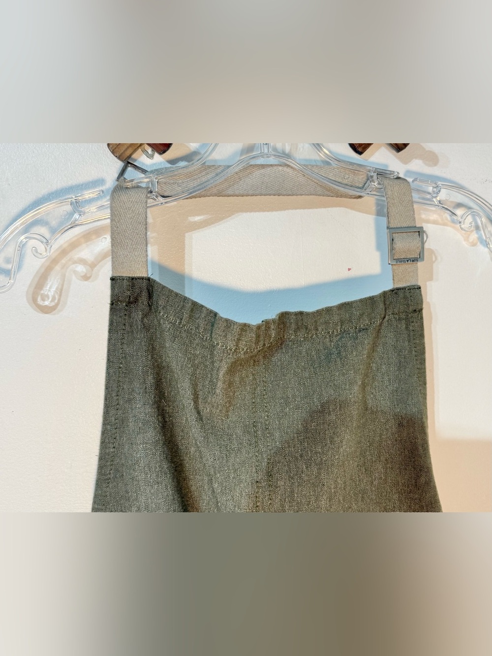 Sur La Table Olive Green 100% premium cotton Apron with Tan Ties - Picture 4 of 5